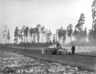 Budowa drogi Nowogródek-Nieśwież. Maszyna wyrównująca nawierzchnię drogi 1928 r.